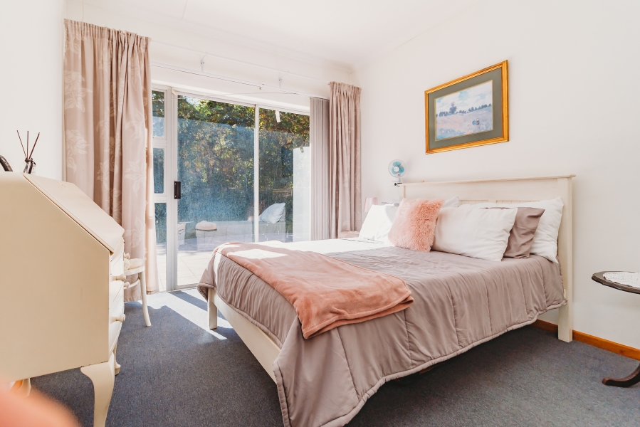 5 Bedroom Property for Sale in Heatherlands Western Cape